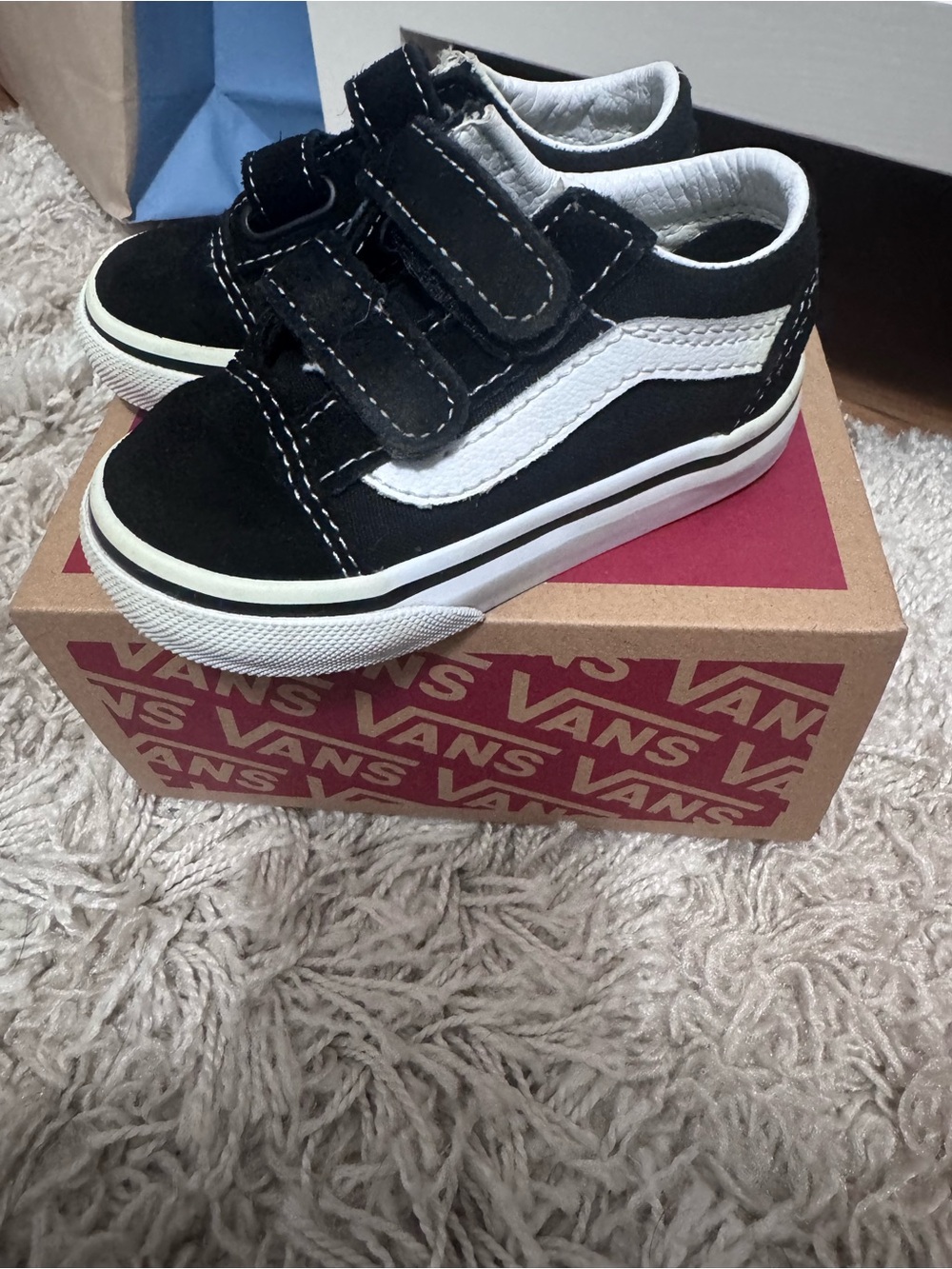 Vans Kids Black and White Low Top Velcro Sneakers